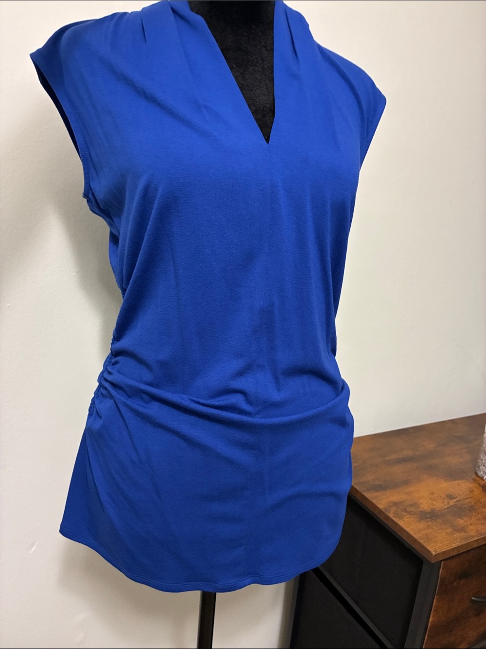 NWOT Vince Camuto Cobalt Blue V-Neck Cap Sleeve Blouse.
